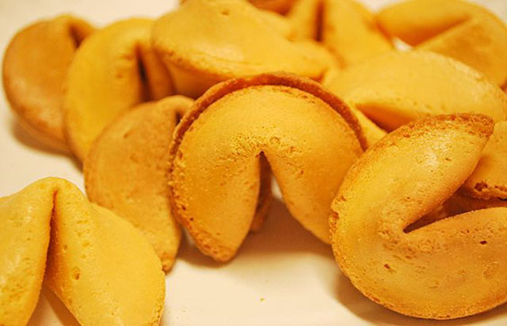 Image of fortune cookies. 2011. Wikimedia Commons.