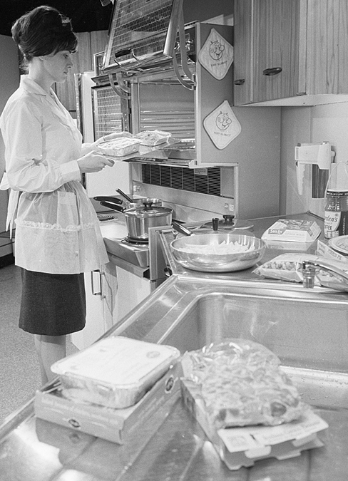 Convenience foods. Warren K. Leffler, photographer, 1965. Prints & Photographs Division, Library of Congress.